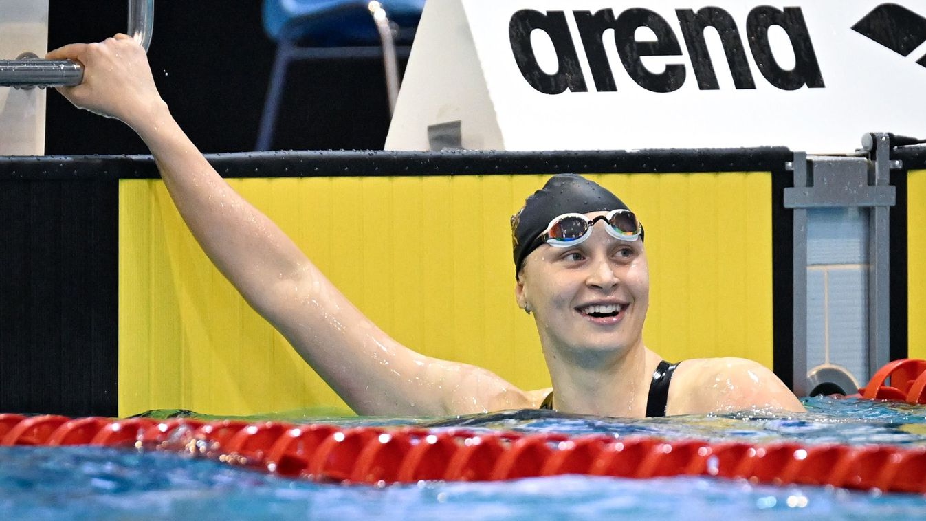 A győztes Ugrai Panna a 100 méteres női gyorsúszás döntője után az úszók kaposvári rövidpályás országos bajnokságának első napján, 2024.november 6-án. MTI/Derencsényi István